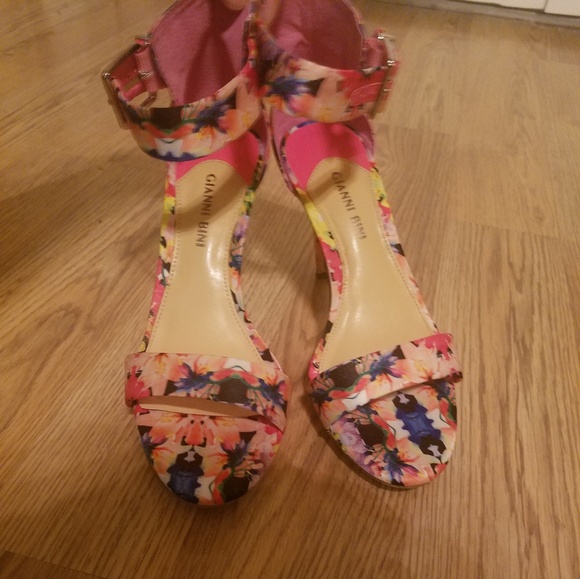 Gianni Bini Shoes - Gianni Bini multi colored, floral sandal heel